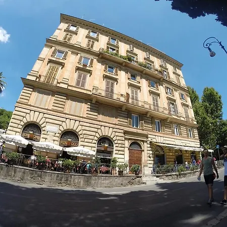 Bed and Breakfast Tre R Colosseo 4*