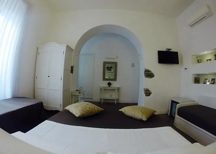 Bed & Breakfast Tre R Colosseo 4*
